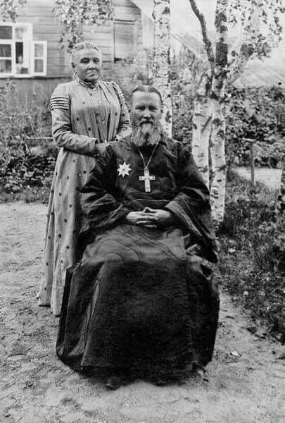 Thánh Ioann và Matushka Elizabeth